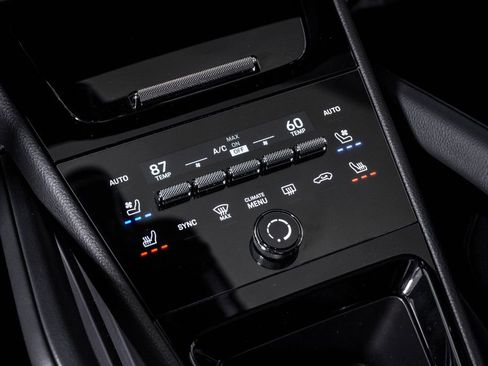 Certified 2025 Porsche Cayenne Coupe image 24