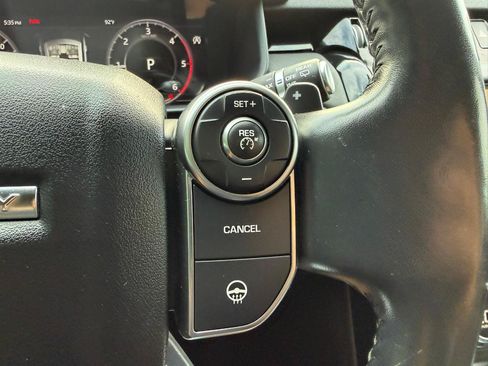 Used 2018 Land Rover Discovery SE AWD/4WD image 28