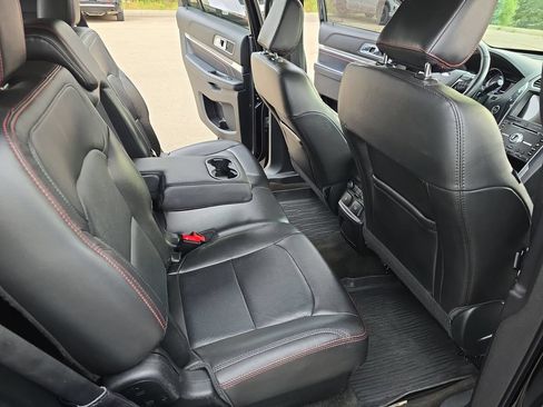 Used 2018 Ford Explorer Sport AWD/4WD image 11
