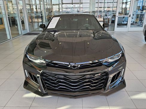 Used 2019 Chevrolet Camaro ZL1 image 9