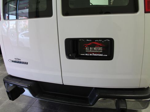 Used 2018 Chevrolet Express 2500 w/ Driver Convenience Package image 6