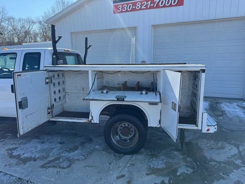 Used 2011 Ford F550 4x4 SuperCab Super Duty w/ Payload Upgrade Pkg image 9