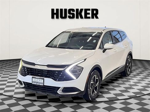 Used 2024 Kia Sportage LX image 4