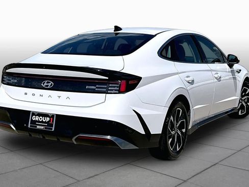 Used 2025 Hyundai Sonata SEL FWD image 12