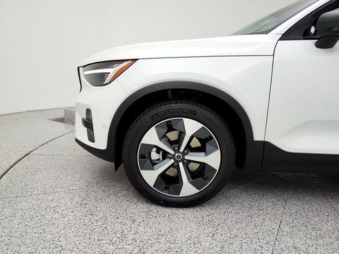 New 2026 Volvo XC40 B5 Plus w/ Protection Package Premier AWD/4WD image 25