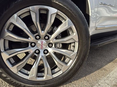 Used 2021 GMC Yukon Denali image 9