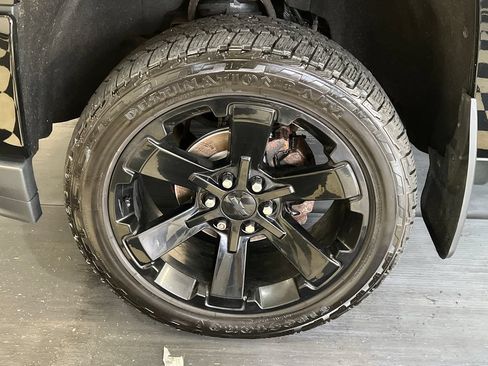 Used 2017 Chevrolet Silverado 1500 LT w/ Rally 2 Edition AWD/4WD image 5