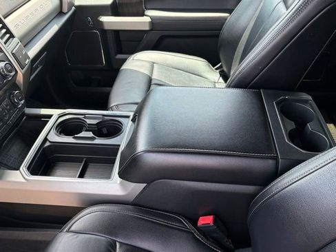 Used 2021 Ford F250 Lariat w/ Lariat Ultimate Package AWD/4WD image 21