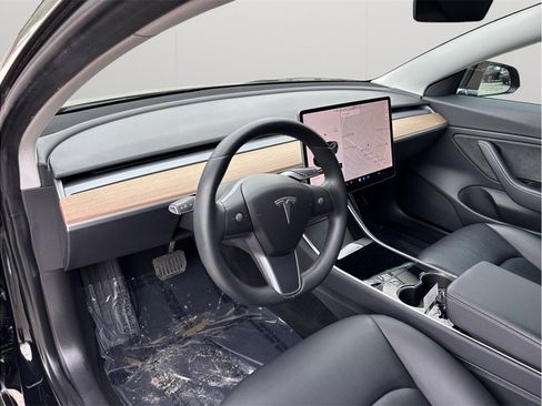 Used 2018 Tesla Model 3 Mid Range image 6