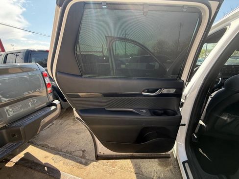 Used 2024 Hyundai Palisade Calligraphy image 12