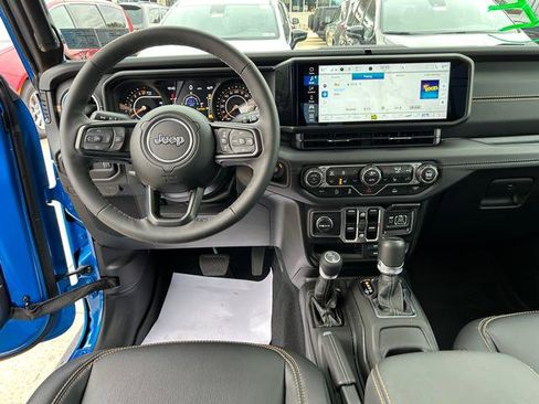 New 2025 Jeep Gladiator Sport image 11