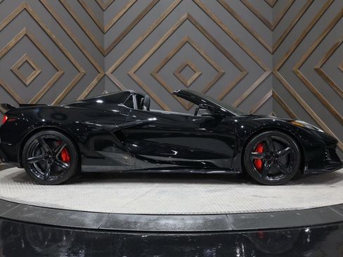 Used 2024 Chevrolet Corvette Z06 w/ Stealth Interior Trim Package image 12