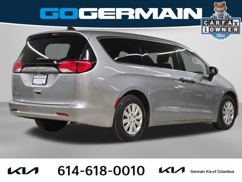 Used 2020 Chrysler Voyager L image 9