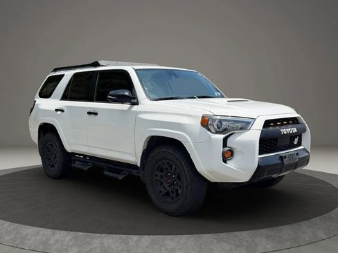 Used 2021 Toyota 4Runner Venture w/ Moonroof Package AWD/4WD image 3