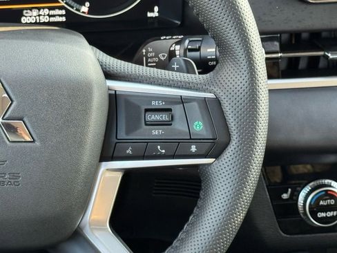 Used 2025 Mitsubishi Outlander SE image 26