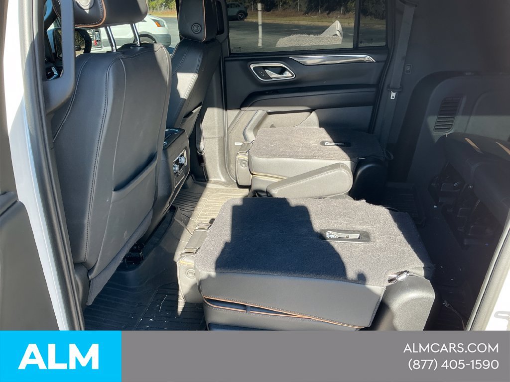Used 2024 GMC Yukon XL AT4 AWD/4WD image 10