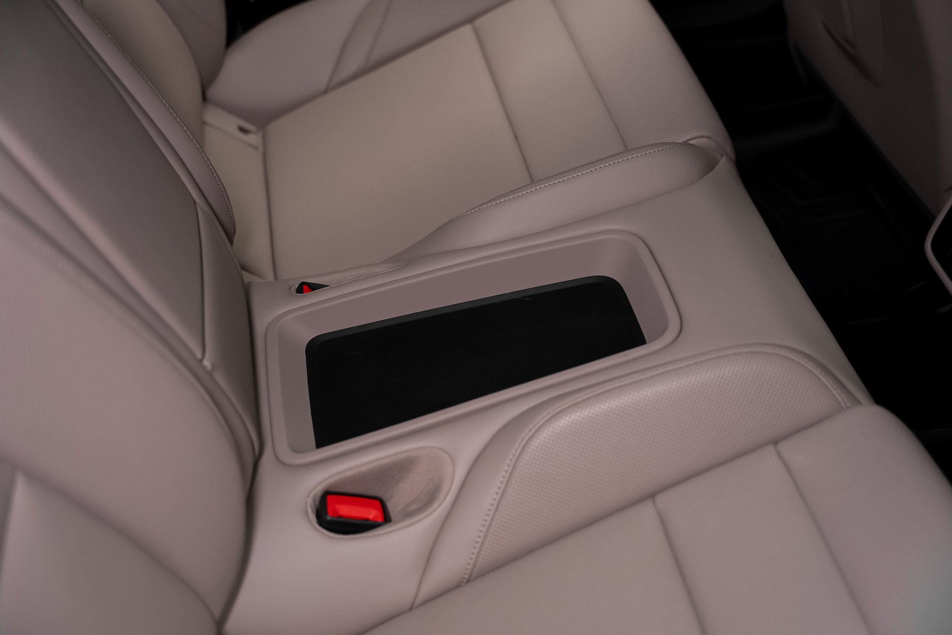 Used 2022 Porsche Taycan RWD image 67