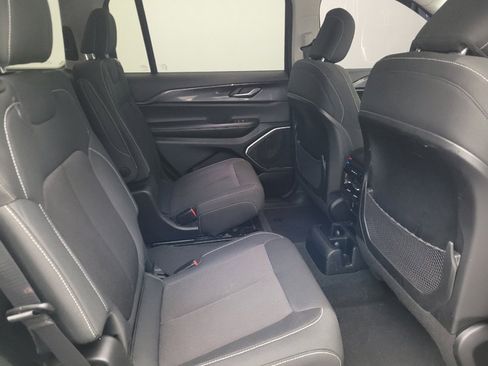 Used 2022 Jeep Grand Cherokee L Laredo w/ Luxury Tech Group I image 19