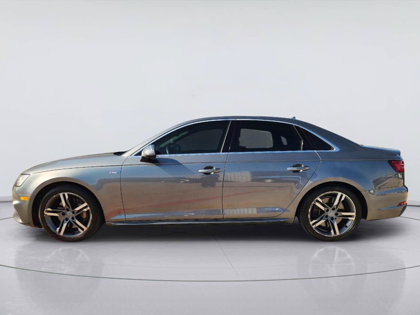 Used 2018 Audi A4 2.0T Premium Plus w/ Premium Plus Package AWD/4WD image 4