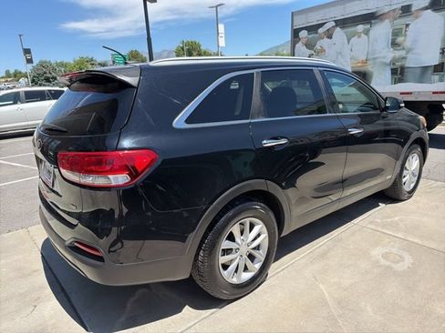 Used 2016 Kia Sorento AWD image 4