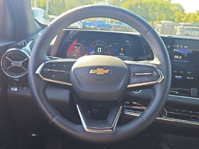 Used 2026 Chevrolet Equinox LT w/ Safety and Technology Package FWD image 15
