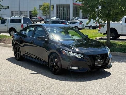 Used 2023 Nissan Sentra SR w/ Midnight Edition Package FWD image 3