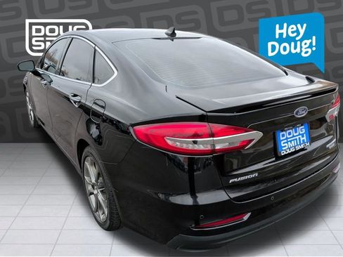 Used 2020 Ford Fusion Titanium image 3