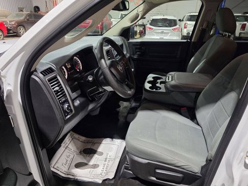 Used 2018 RAM 1500 Express AWD/4WD image 31