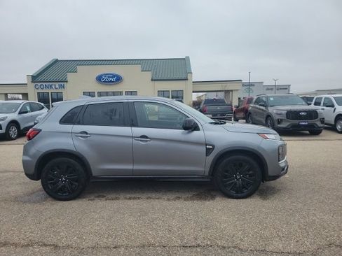 Used 2025 Mitsubishi Outlander Sport LE AWD/4WD image 18