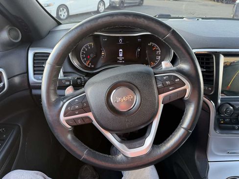 Used 2015 Jeep Grand Cherokee Altitude AWD/4WD image 8