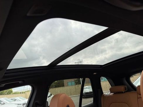 Used 2025 BMW X5 xDrive40i w/ Premium Package image 23