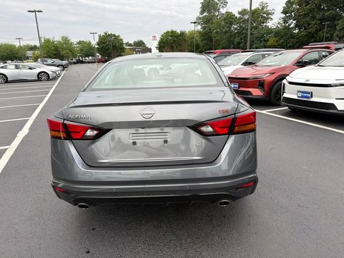 Used 2024 Nissan Altima 2.5 SR FWD image 6