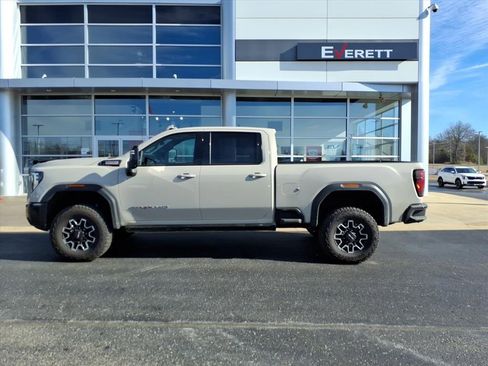 Used 2026 GMC Sierra 2500 AT4X image 4