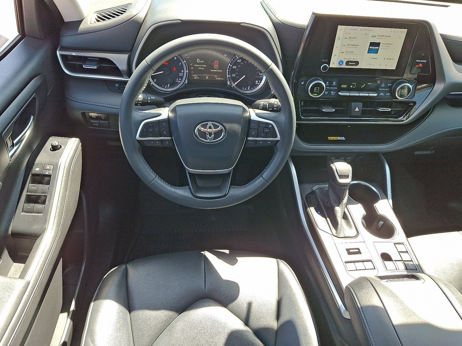 Used 2023 Toyota Highlander XLE w/ Protection Package #3 (TMS) AWD/4WD image 12