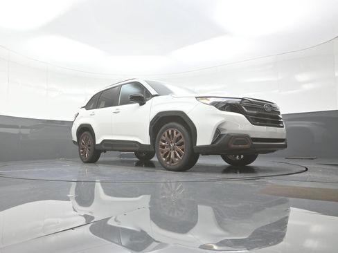 Used 2025 Subaru Forester Sport AWD/4WD image 9