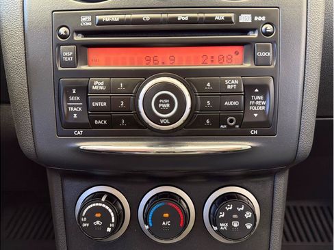 Used 2014 Nissan Rogue S AWD/4WD image 17