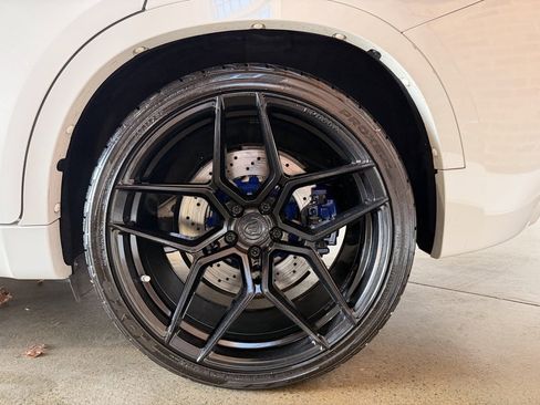 Used 2015 BMW X6 M image 9