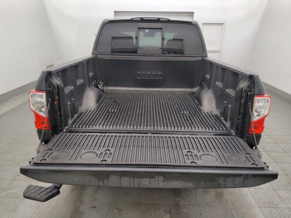 Used 2018 Nissan Titan SV w/ SV Convenience Package RWD image 29