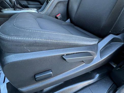 Used 2022 Chevrolet Colorado LT w/ Fleet Safety Package image 15