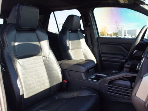 Used 2025 Toyota 4Runner TRD Off-Road Premium image 23