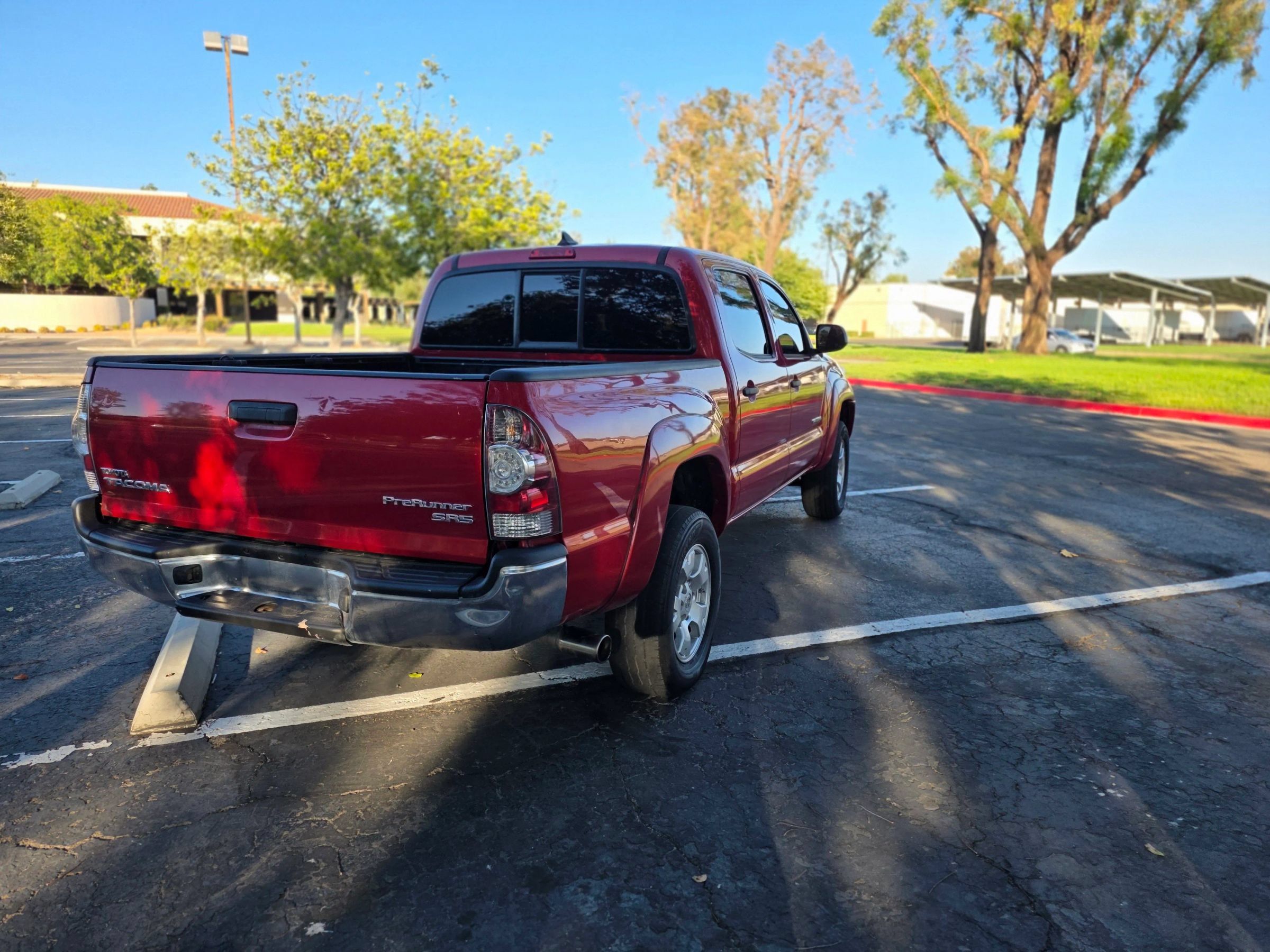 Used 2015 Toyota Tacoma PreRunner RWD image 32