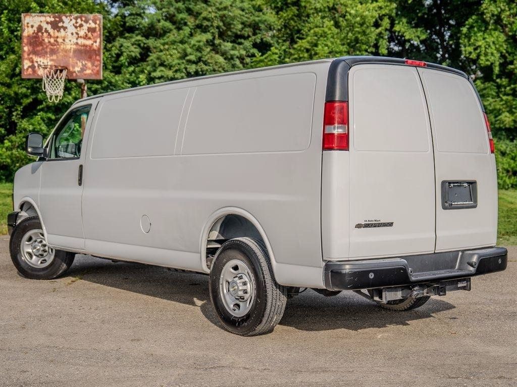 Used 2023 Chevrolet Express 3500 Extended w/ Driver Convenience Package RWD image 6