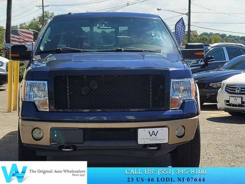 Used 2011 Ford F150 Lariat w/ Lariat Chrome Pkg image 2