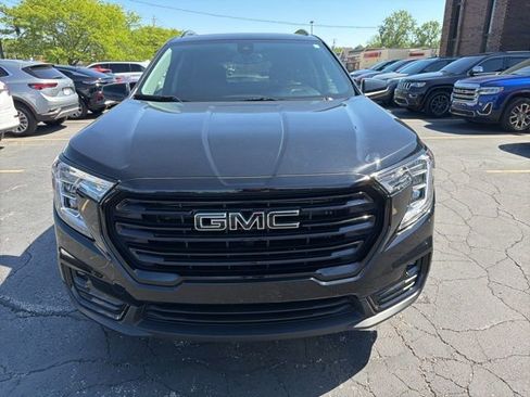 Used 2023 GMC Terrain SLT w/ Elevation Edition AWD/4WD image 2