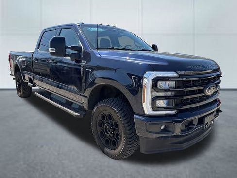 Used 2024 Ford F250 Lariat w/ Black Appearance Package AWD/4WD image 5