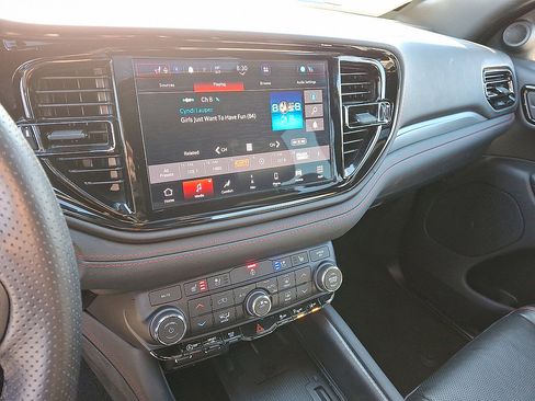 Used 2024 Dodge Durango GT AWD/4WD image 6