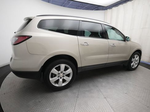 Used 2016 Chevrolet Traverse LT w/ Style and Technology Package FWD image 30