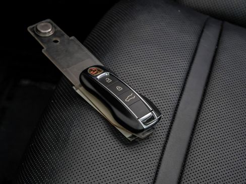 Used 2024 Porsche Cayenne Coupe AWD/4WD image 61