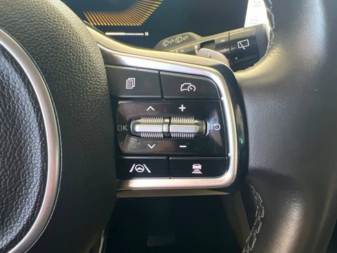 Certified 2025 Kia Carnival LXS FWD image 53