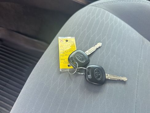 Used 2019 Toyota Tacoma SR AWD/4WD image 29